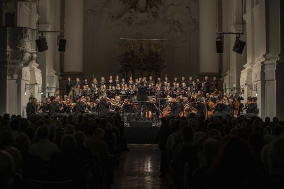 Maxime Pascal Dirigent Bachchor Salzburg SWR Symphonieorchester